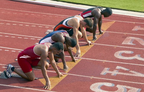 爱游戏APP-全明星赛八强战对决在即！利雅得新月演练定位球，切尔西密集防守应对