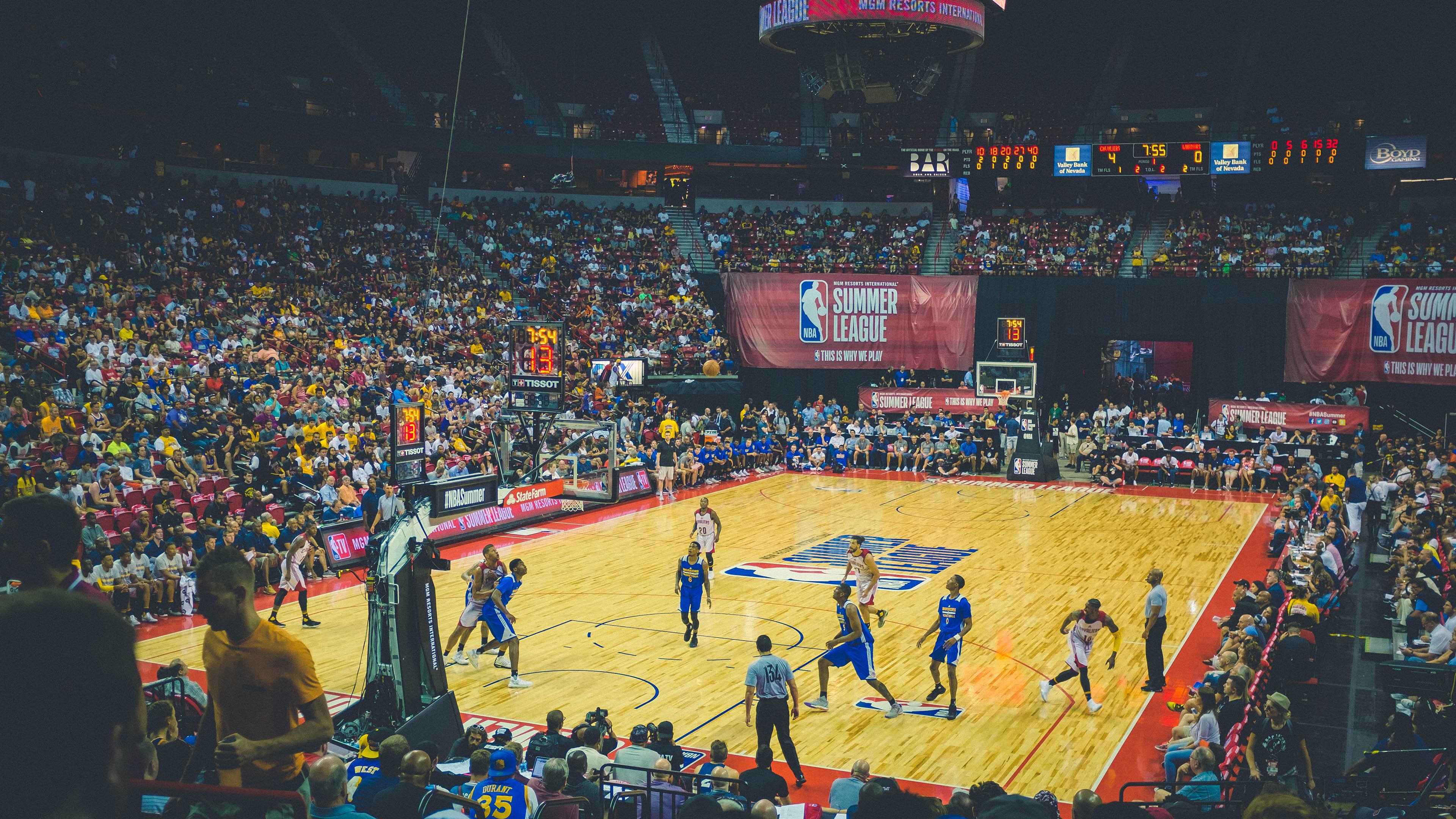 全明星赛最新形势：切尔西高居榜首，国际米兰强势追赶，冠军归属成迷